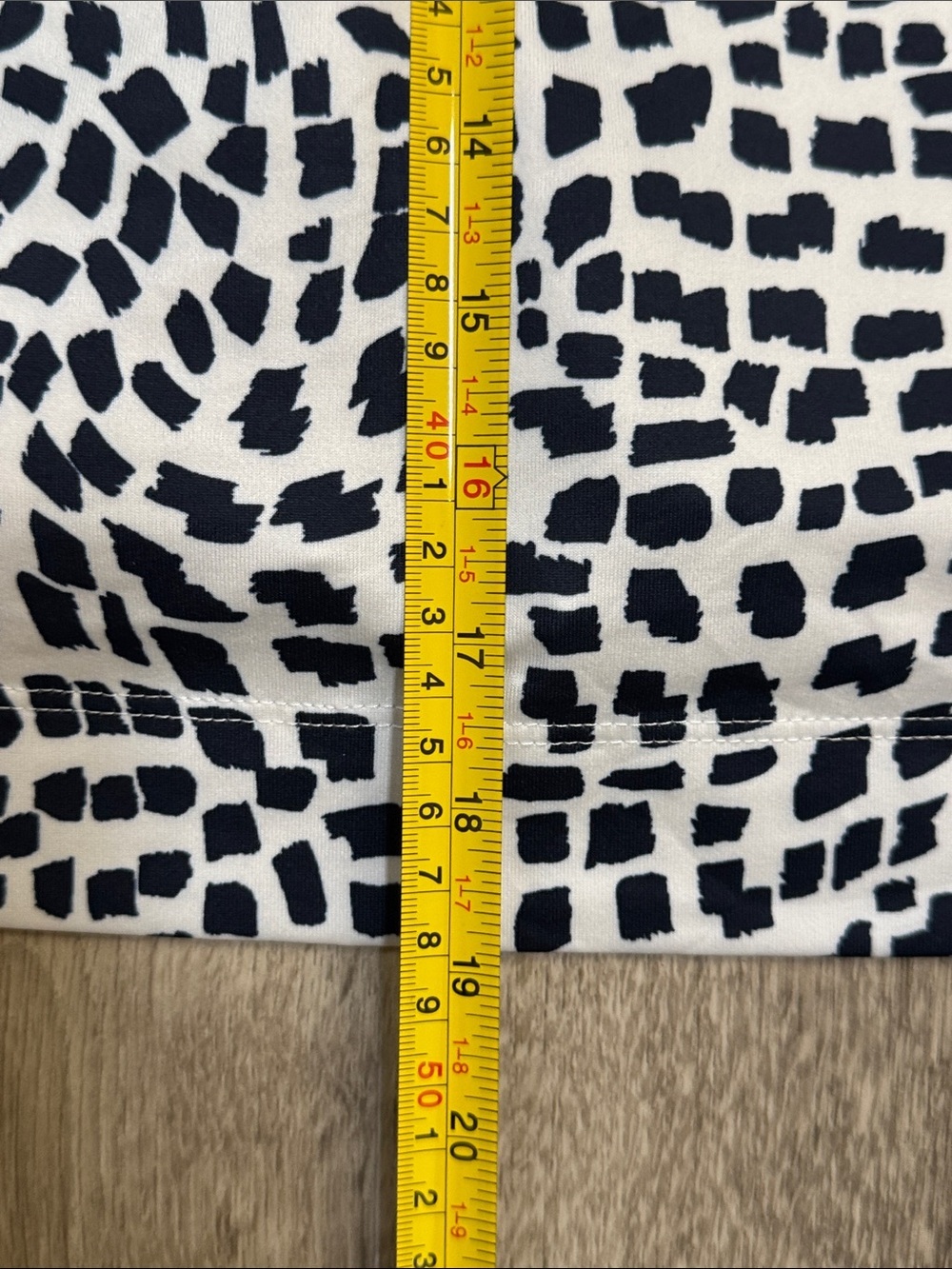 Chico's Black and White Abstract Print Mini Skirt size Chicos 2 or 12 - Picture 8 of 10